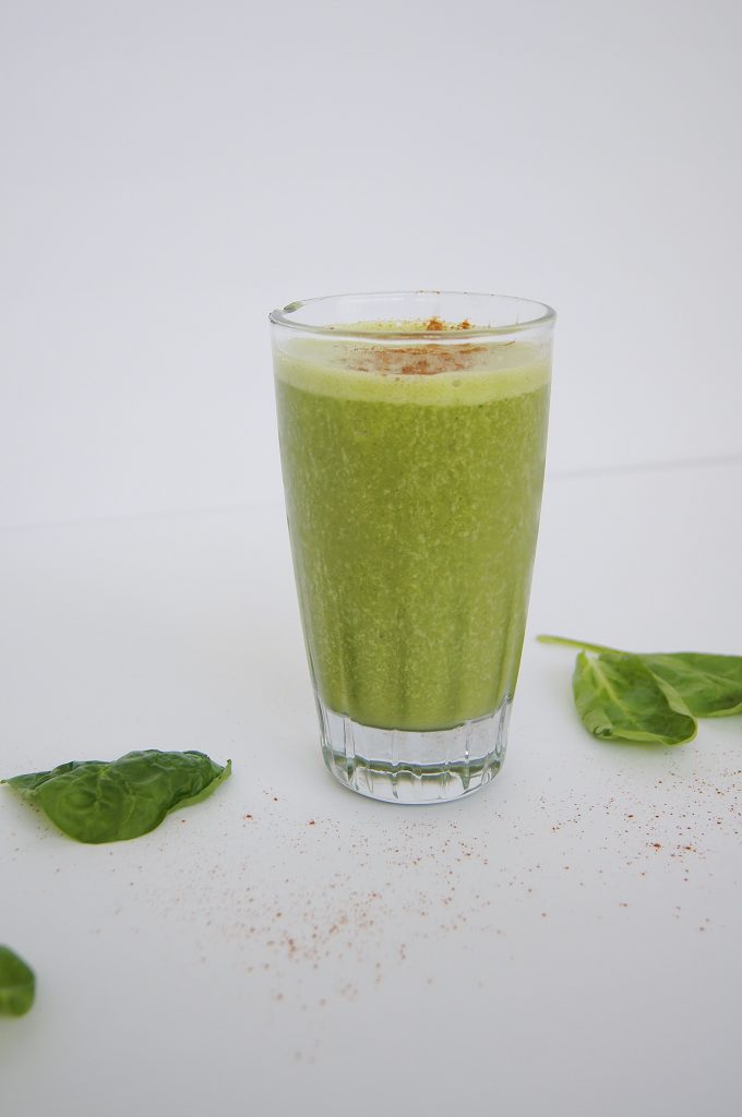 Almond-Chai-Green-Smoothie-in-a-glass-with-spinach
